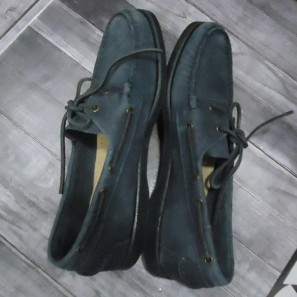 SIZE 11. Sebago Docksides boat shoes